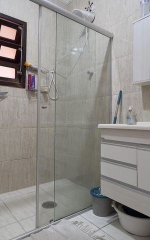 Casa à venda com 150m², 3 quartos e 2 vagas Casa à venda com 150m², 3 quartos e 2 vagasBanheiro 1