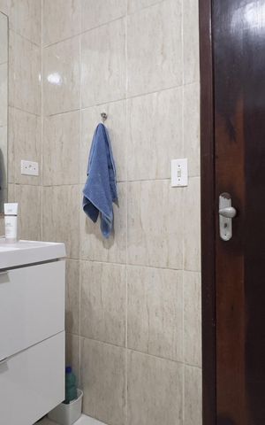 Casa à venda com 150m², 3 quartos e 2 vagas Casa à venda com 150m², 3 quartos e 2 vagasBanheiro 2