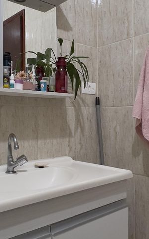 Casa à venda com 150m², 3 quartos e 2 vagas Casa à venda com 150m², 3 quartos e 2 vagasBanheiro 1
