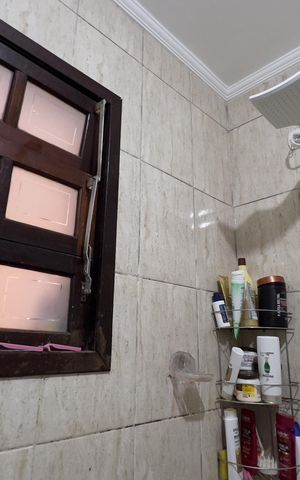 Casa à venda com 150m², 3 quartos e 2 vagas Casa à venda com 150m², 3 quartos e 2 vagasBanheiro 2