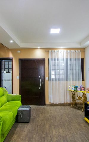 Casa à venda com 240m², 2 quartos e 2 vagas Casa à venda com 240m², 2 quartos e 2 vagasSala