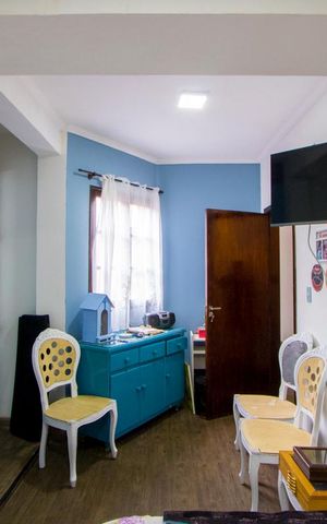 Casa à venda com 240m², 2 quartos e 2 vagas Casa à venda com 240m², 2 quartos e 2 vagasQuarto 2 - Suíte