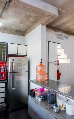 Casa à venda com 240m², 2 quartos e 2 vagas Casa à venda com 240m², 2 quartos e 2 vagasCozinha