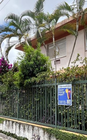 Casa para alugar com 250m², 3 quartos e 5 vagasFachada