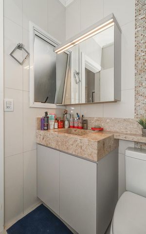Casa à venda com 84m², 2 quartos e 2 vagasBanheiro