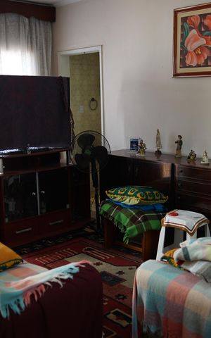 Casa à venda com 300m², 3 quartos e 6 vagasSala