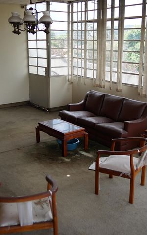 Casa à venda com 300m², 3 quartos e 6 vagasSala piso superior