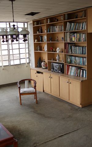 Casa à venda com 300m², 3 quartos e 6 vagasSala piso superior