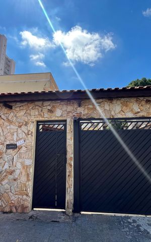 Casa à venda com 66m², 2 quartos e 1 vaga Casa à venda com 66m², 2 quartos e 1 vagaFachada