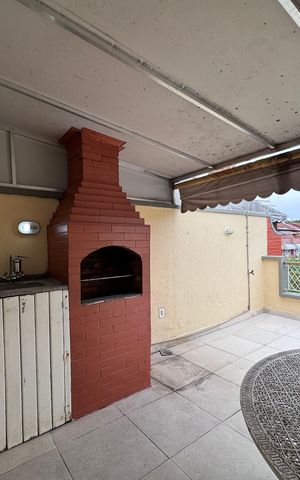 Casa de condomínio à venda com 480m², 3 quartos e 2 vagas Casa de condomínio à venda com 480m², 3 quartos e 2 vagasTerraço
