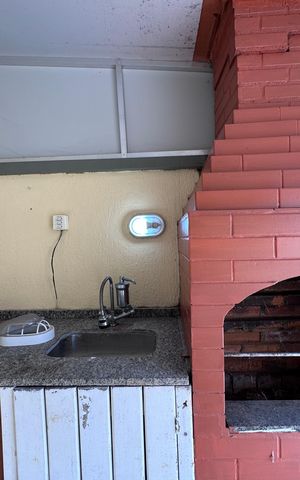 Casa de condomínio à venda com 480m², 3 quartos e 2 vagas Casa de condomínio à venda com 480m², 3 quartos e 2 vagasTerraço