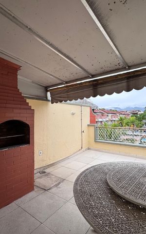 Casa de condomínio à venda com 480m², 3 quartos e 2 vagas Casa de condomínio à venda com 480m², 3 quartos e 2 vagasTerraço