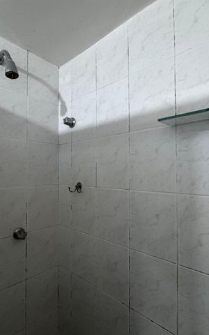 Casa de condomínio à venda com 480m², 3 quartos e 2 vagas Casa de condomínio à venda com 480m², 3 quartos e 2 vagasSuíte 1 - Banheiro