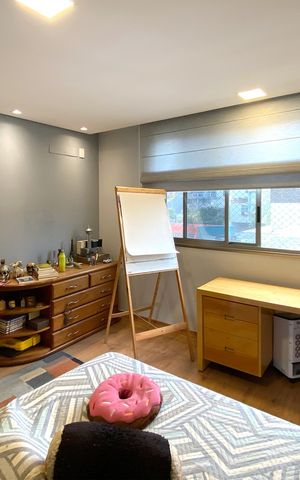 Apartamento à venda com 240m², 4 quartos e 5 vagas Apartamento à venda com 240m², 4 quartos e 5 vagasQuarto 3