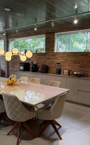 Casa à venda com 360m², 2 quartos e 2 vagas