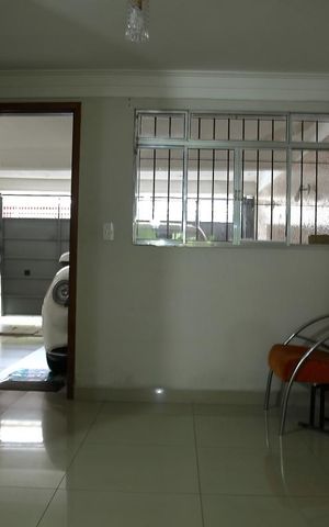 Casa à venda com 189m², 3 quartos e 2 vagasSala