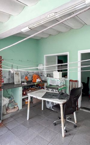 Casa à venda com 114m², 4 quartos e 2 vagas Casa à venda com 114m², 4 quartos e 2 vagasChurrasqueira