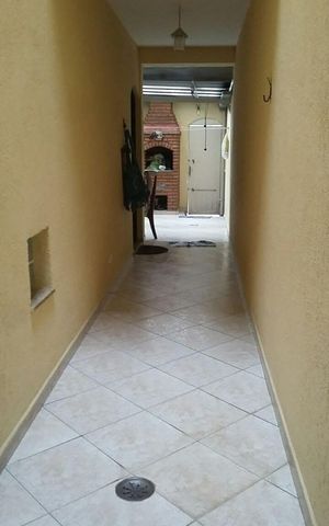 Casa à venda com 100m², 3 quartos e 1 vaga Casa à venda com 100m², 3 quartos e 1 vagaÁrea externa