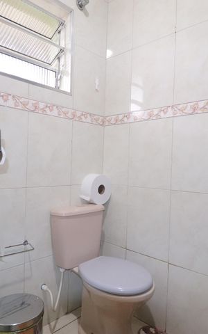 Casa à venda com 240m², 2 quartos e 2 vagasBanheiro