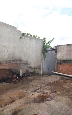 Casa à venda com 240m², 2 quartos e 2 vagasQuintal