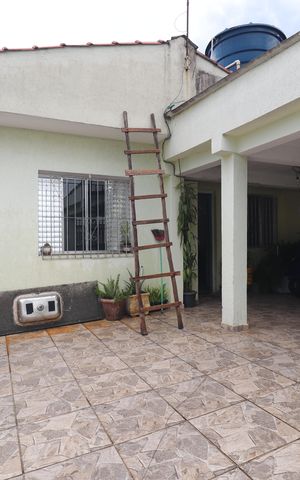 Casa à venda com 240m², 2 quartos e 2 vagasGaragem