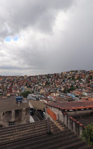 Casa à venda com 240m², 2 quartos e 2 vagasVista Área de Serviço
