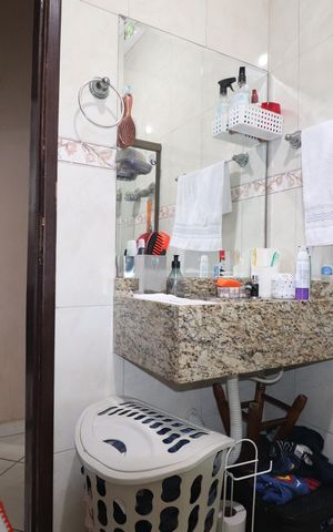 Casa à venda com 240m², 2 quartos e 2 vagasBanheiro