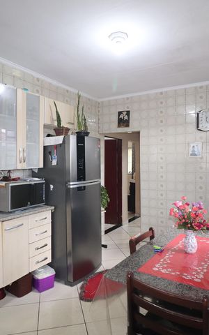 Casa à venda com 240m², 2 quartos e 2 vagasCozinha