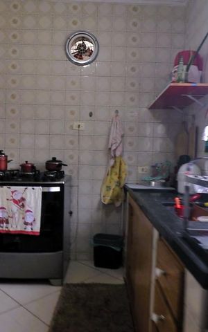 Casa à venda com 240m², 2 quartos e 2 vagas Casa à venda com 240m², 2 quartos e 2 vagasCozinha