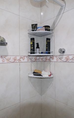 Casa à venda com 240m², 2 quartos e 2 vagasBanheiro
