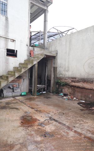 Casa à venda com 240m², 2 quartos e 2 vagasQuintal