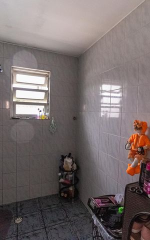 Casa à venda com 224m², 4 quartos e 2 vagas Casa à venda com 224m², 4 quartos e 2 vagasBanheiro 1