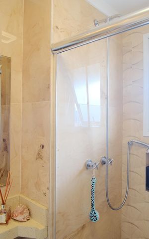 Apartamento à venda com 84m², 2 quartos e 2 vagasBanheiro da Suíte 1