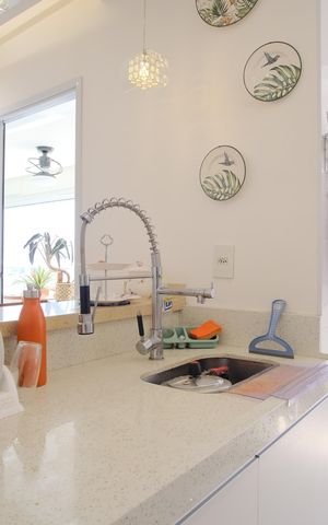 Apartamento à venda com 84m², 2 quartos e 2 vagasCozinha e Área de Serviço