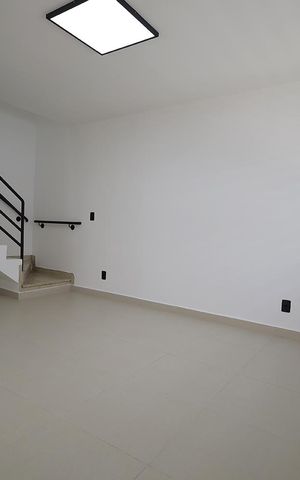 Casa à venda com 147m², 3 quartos e 2 vagas Casa à venda com 147m², 3 quartos e 2 vagasSala
