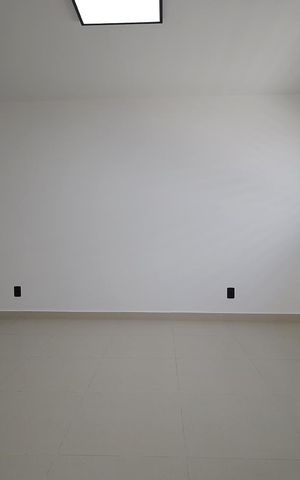 Casa à venda com 147m², 3 quartos e 2 vagas Casa à venda com 147m², 3 quartos e 2 vagasSala
