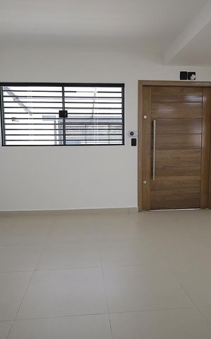 Casa à venda com 147m², 3 quartos e 2 vagas Casa à venda com 147m², 3 quartos e 2 vagasSala