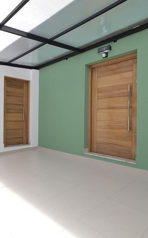 Casa à venda com 147m², 3 quartos e 2 vagas Casa à venda com 147m², 3 quartos e 2 vagasGaragem