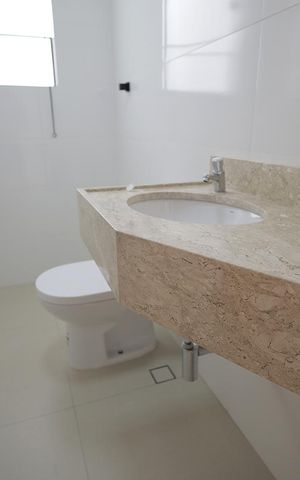 Casa à venda com 147m², 3 quartos e 2 vagas Casa à venda com 147m², 3 quartos e 2 vagasBanheiro 2