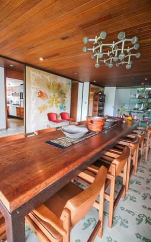 Casa à venda com 776m², 5 quartos e 4 vagasSala
