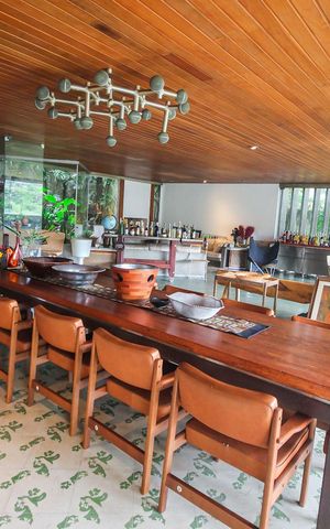 Casa à venda com 776m², 5 quartos e 4 vagasSala