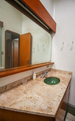 Casa à venda com 776m², 5 quartos e 4 vagasBanheiro da Suíte 5