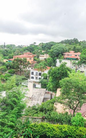 Casa à venda com 776m², 5 quartos e 4 vagasVista da Suíte 1