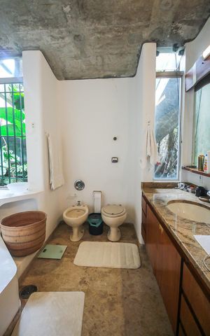 Casa à venda com 776m², 5 quartos e 4 vagasBanheiro da Suíte 1