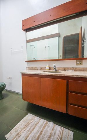 Casa à venda com 776m², 5 quartos e 4 vagasBanheiro da Suíte 5