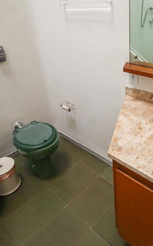 Casa à venda com 776m², 5 quartos e 4 vagasBanheiro da Suíte 5