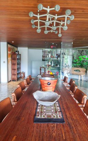 Casa à venda com 776m², 5 quartos e 4 vagasSala