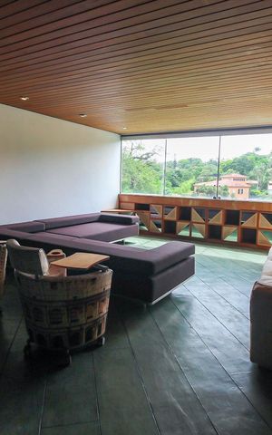 Casa à venda com 776m², 5 quartos e 4 vagasSala