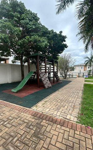 Casa de condomínio à venda com 140m², 2 quartos e 2 vagas Casa de condomínio à venda com 140m², 2 quartos e 2 vagasÁREA COMUM - PLAYGROUND