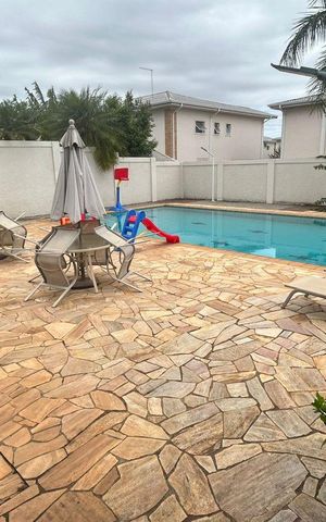 Casa de condomínio à venda com 140m², 2 quartos e 2 vagas Casa de condomínio à venda com 140m², 2 quartos e 2 vagasÁREA COMUM - PISCINA